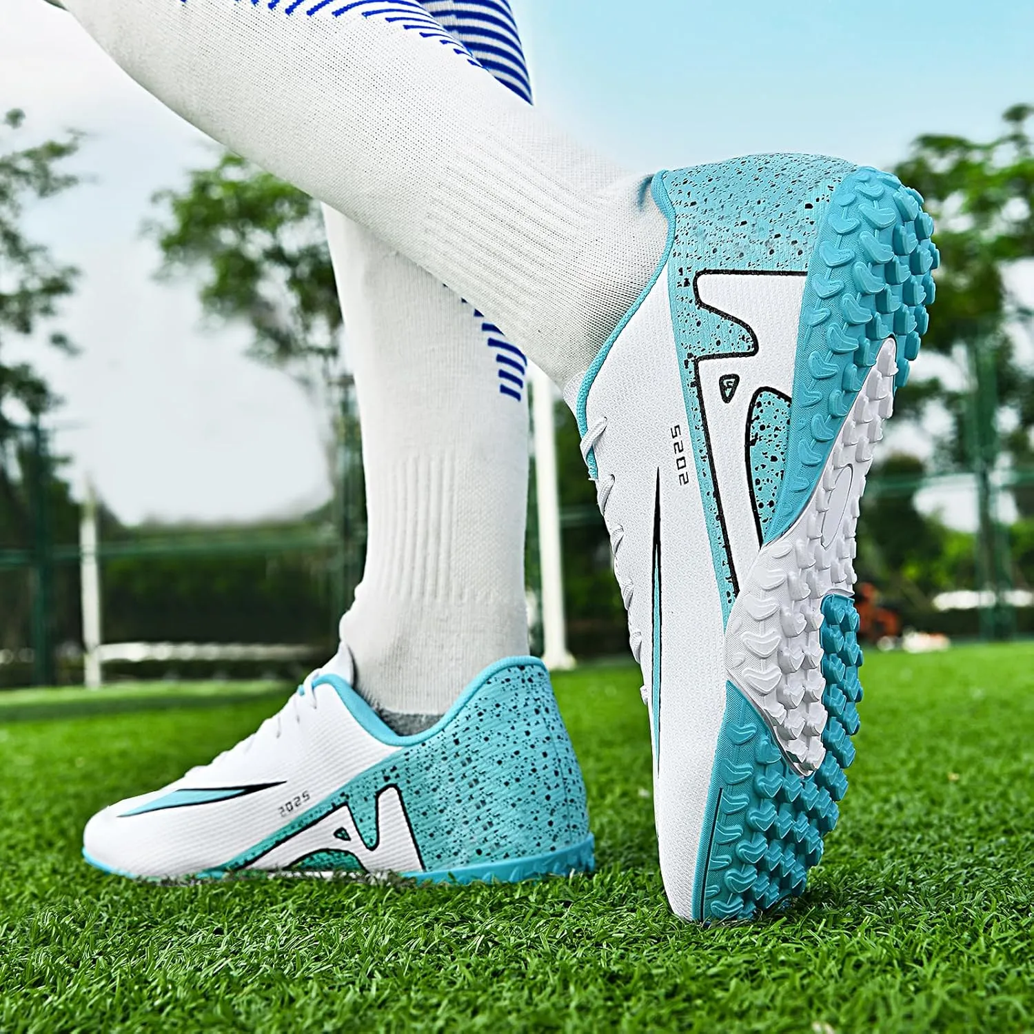 Mens Soccer Cleats Womens Indoor Soccer Shoes Wide Baseball Turf Shoes Adult Youth Rugby Shoes Big Boys Small Spikes AG TF Football Boots
