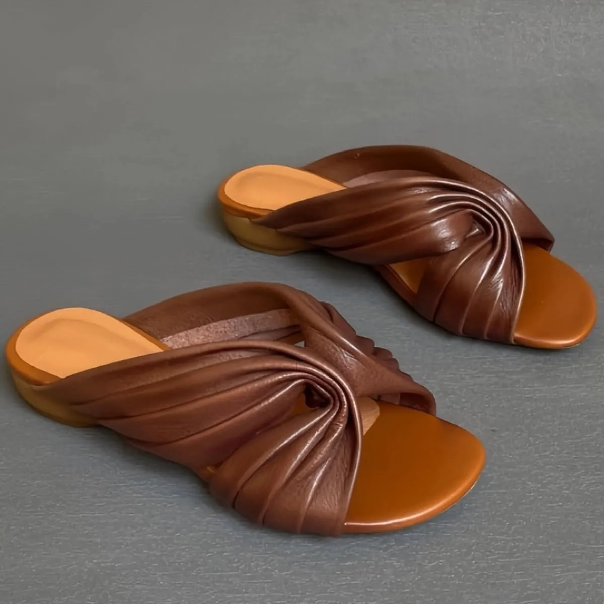 Vintage Gladiator Style Women's Slide Sandals Cross-Pleated Design Soft Sole Genuine Leather Shoes Breathable and Comfortable Casual Summer